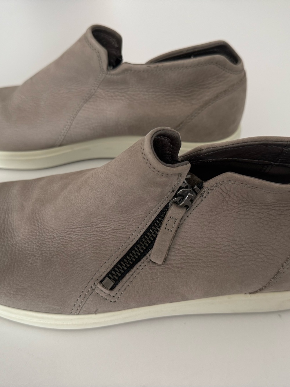 Ecco Women’s Soft 7 Liw side zip booties size 11W 42EU Grey Leather 
/Nubuck - Picture 8 of 14